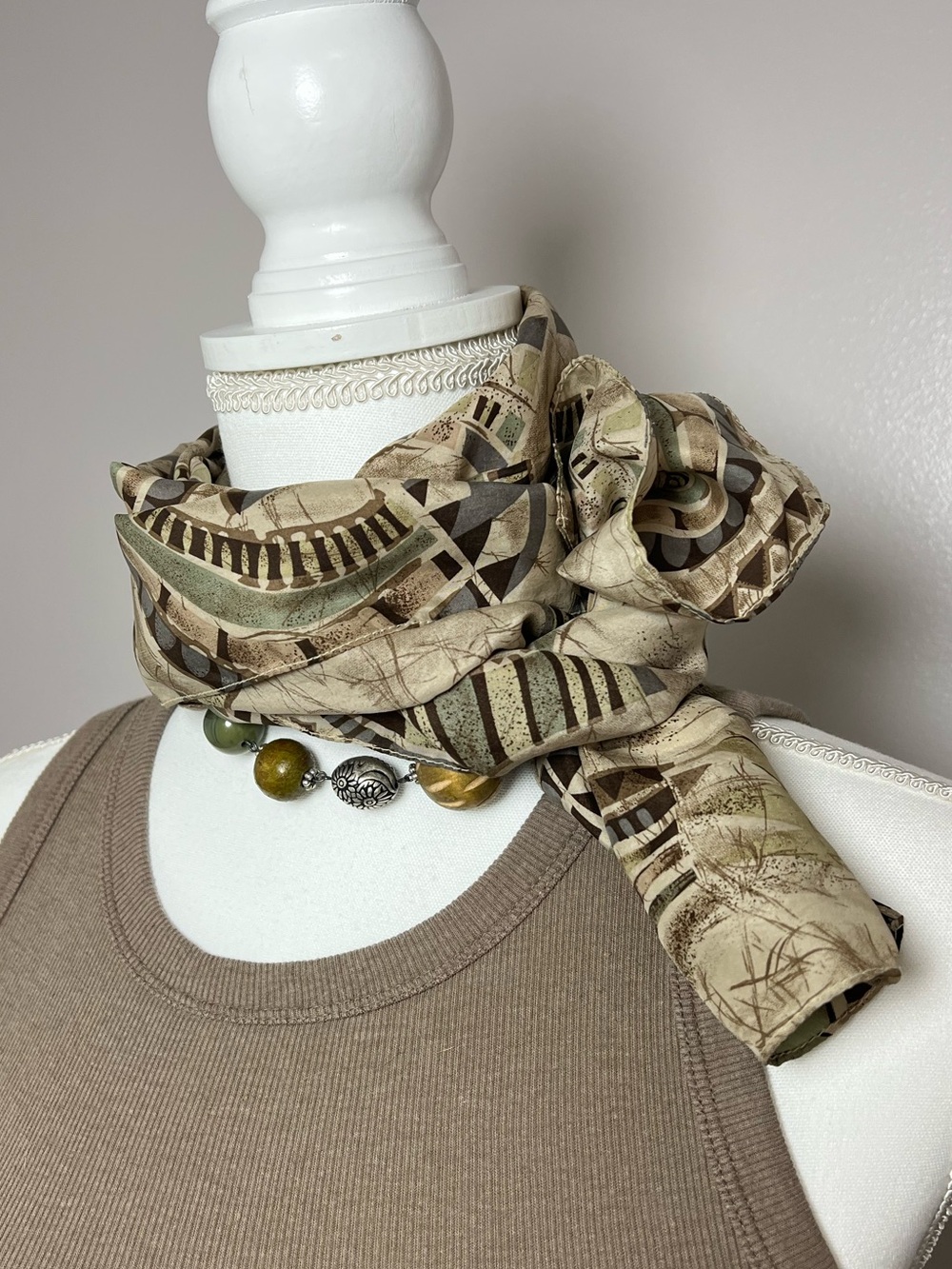 Vintage 80s/90s 100% Silk Horseshoe Abstract Scarf Boho Equestrian 🐎🤍 - Picture 5 of 10